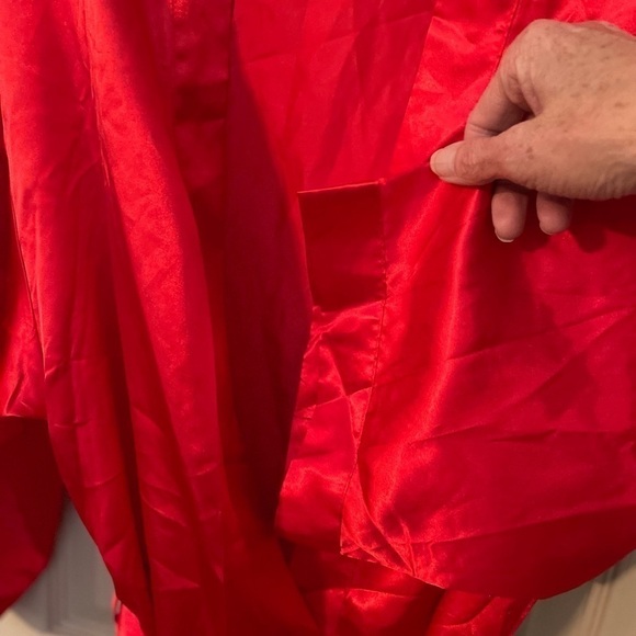 Dreamgirl red satin finish shorty belted robe.​ - Picture 6 of 6